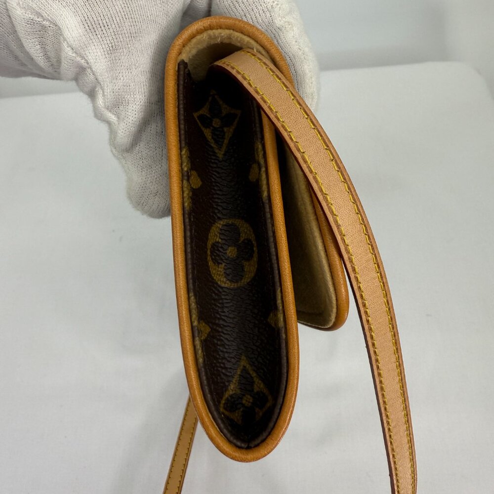 Louis Vuitton Twin GM Pochette - Picture 6 of 10